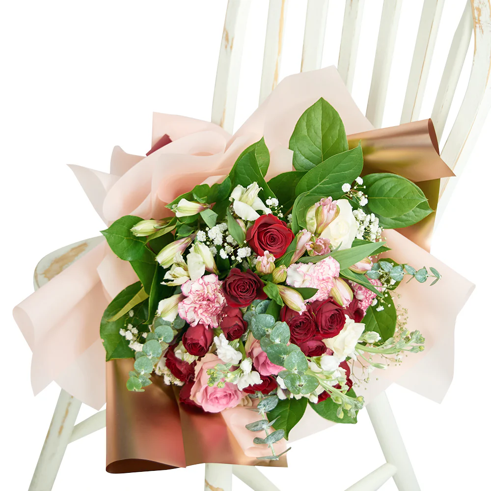 Elegant Mixed Rose Bouquet - Image 2